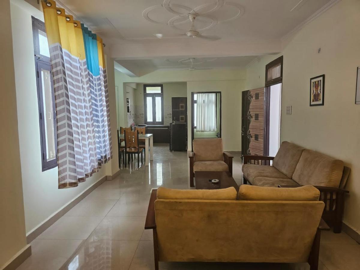 3 BHK in Krishna Nagar Lucknow LKO 402R