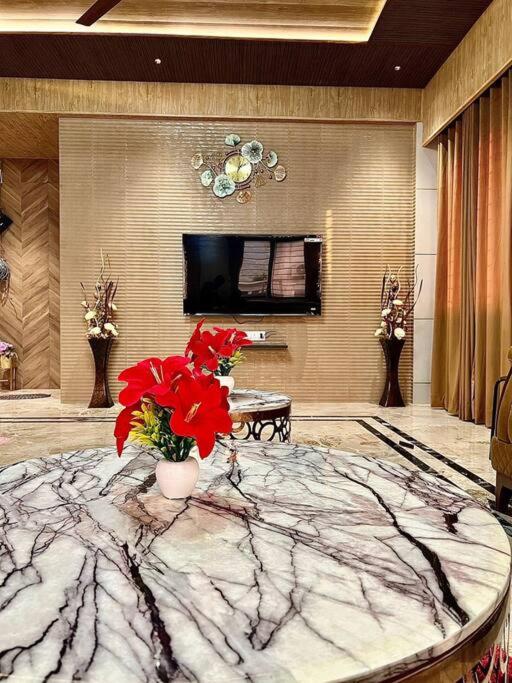 4BR BIG indoor party pool