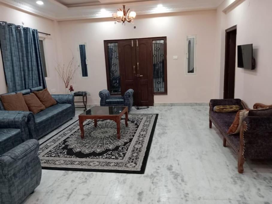 6BHK AC Home for families in Prime Loc Hyderabad