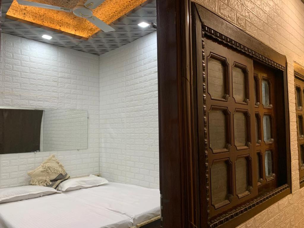 AC rooms with attached washroom