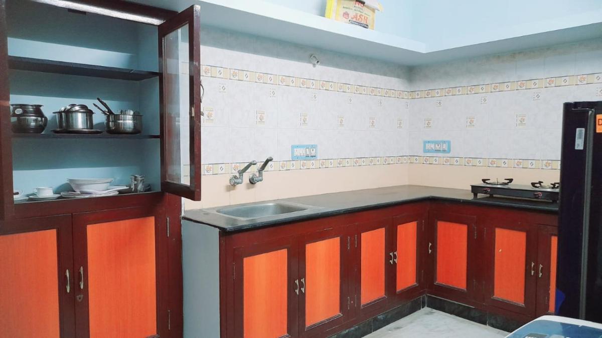 adhirai's home stay
