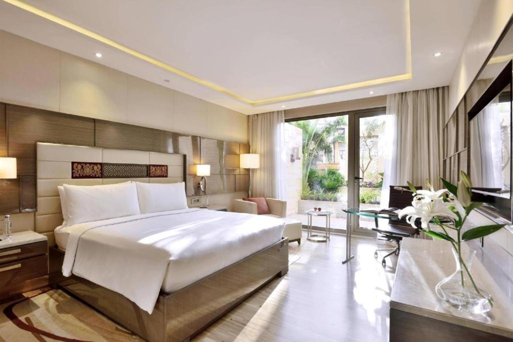 Airport Hotel De ROSEWOOD
