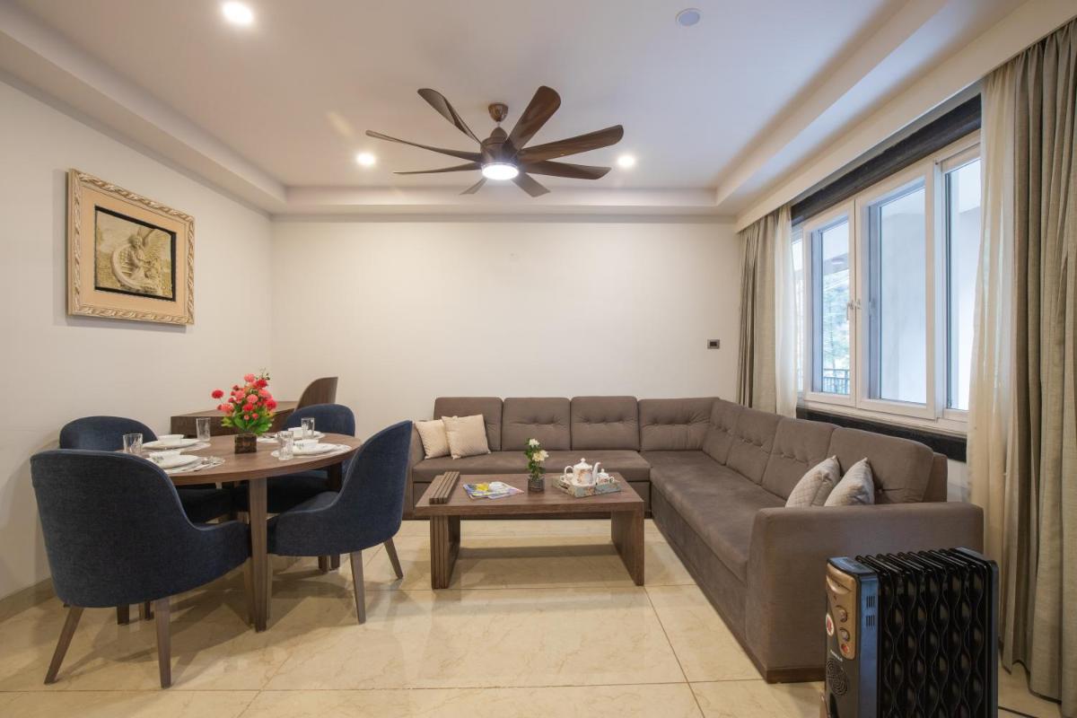 Alaya Stays 2 BHK Apartment with Hill View - Cliff Crest