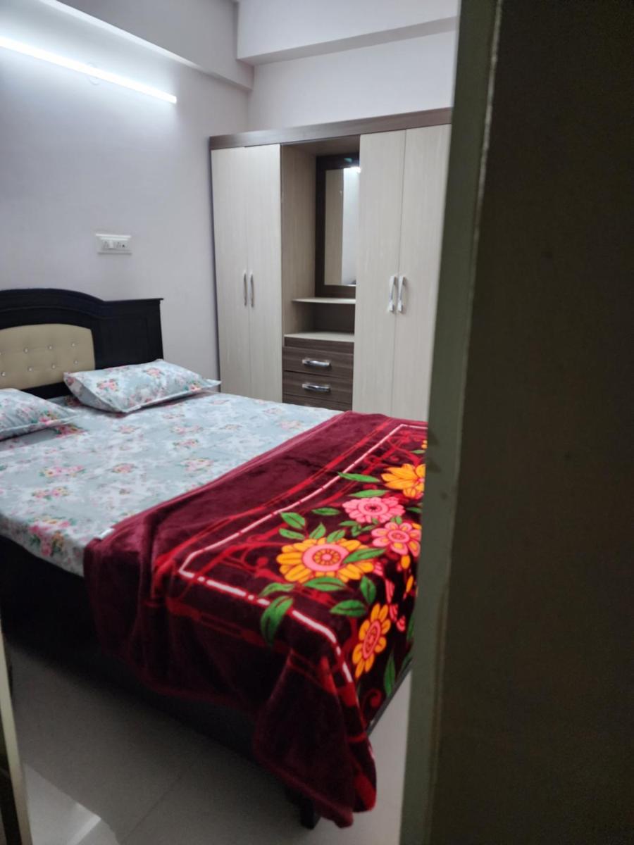 Alpha Emerald Service Apartment