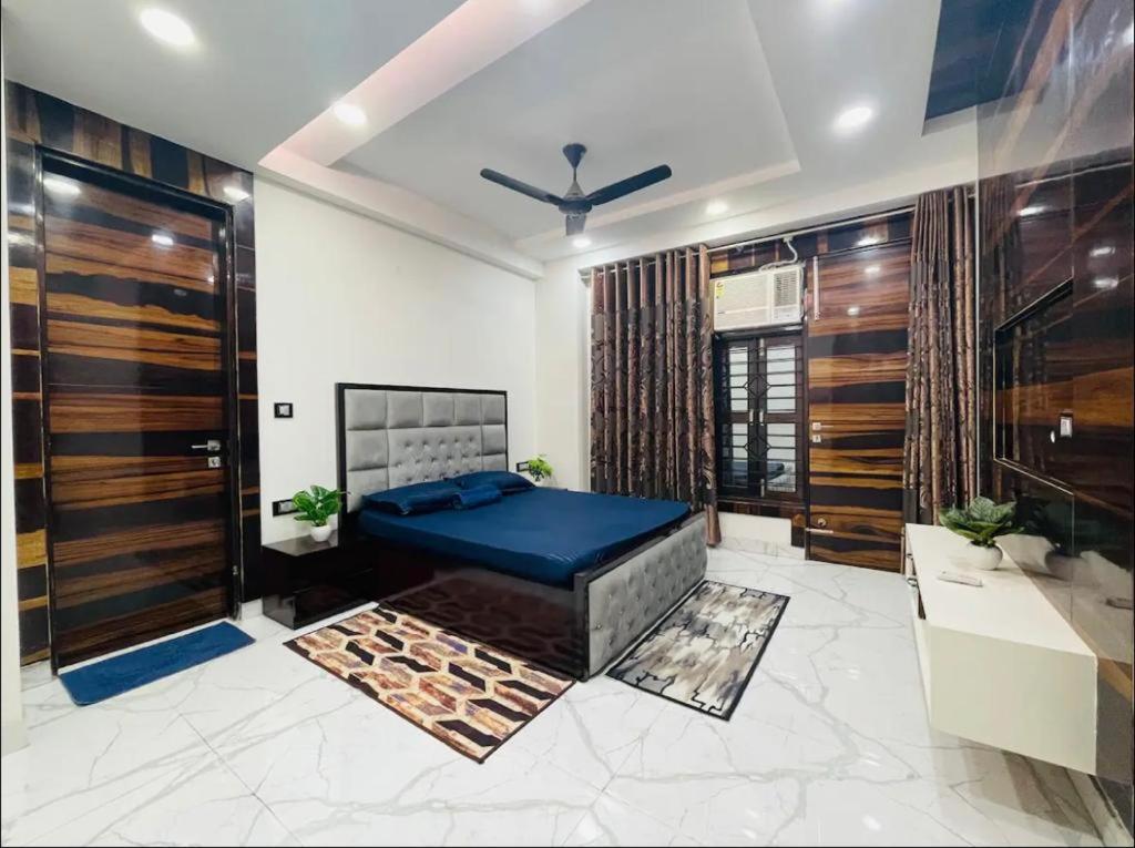 Aquila Home 3BHK South Delhi near Ashram Metro