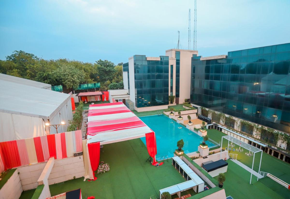 Bel-La Monde Hotel NH8 at 6km from IGI Airport Delhi