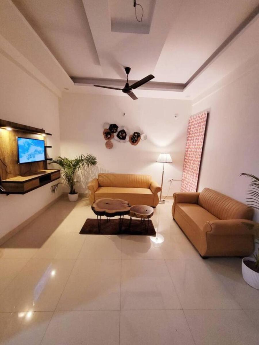 Bliss, Entire 2BHK Luxury flat by MadMonkies