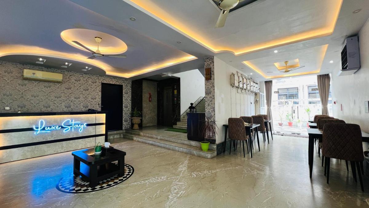 BluO Lake View NewTown - LUXE Stays Collection