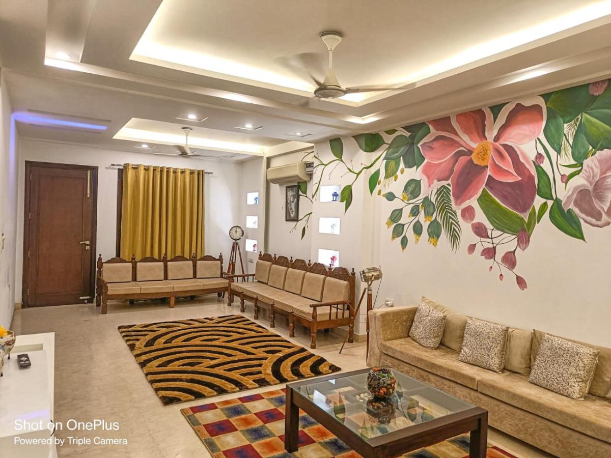 BnBBuddy Stupendous Home In Shalimar Bagh