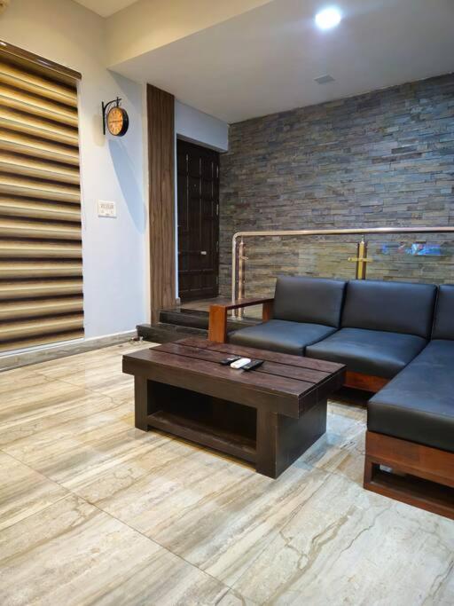 Bungalow with Private Gym and Car park
