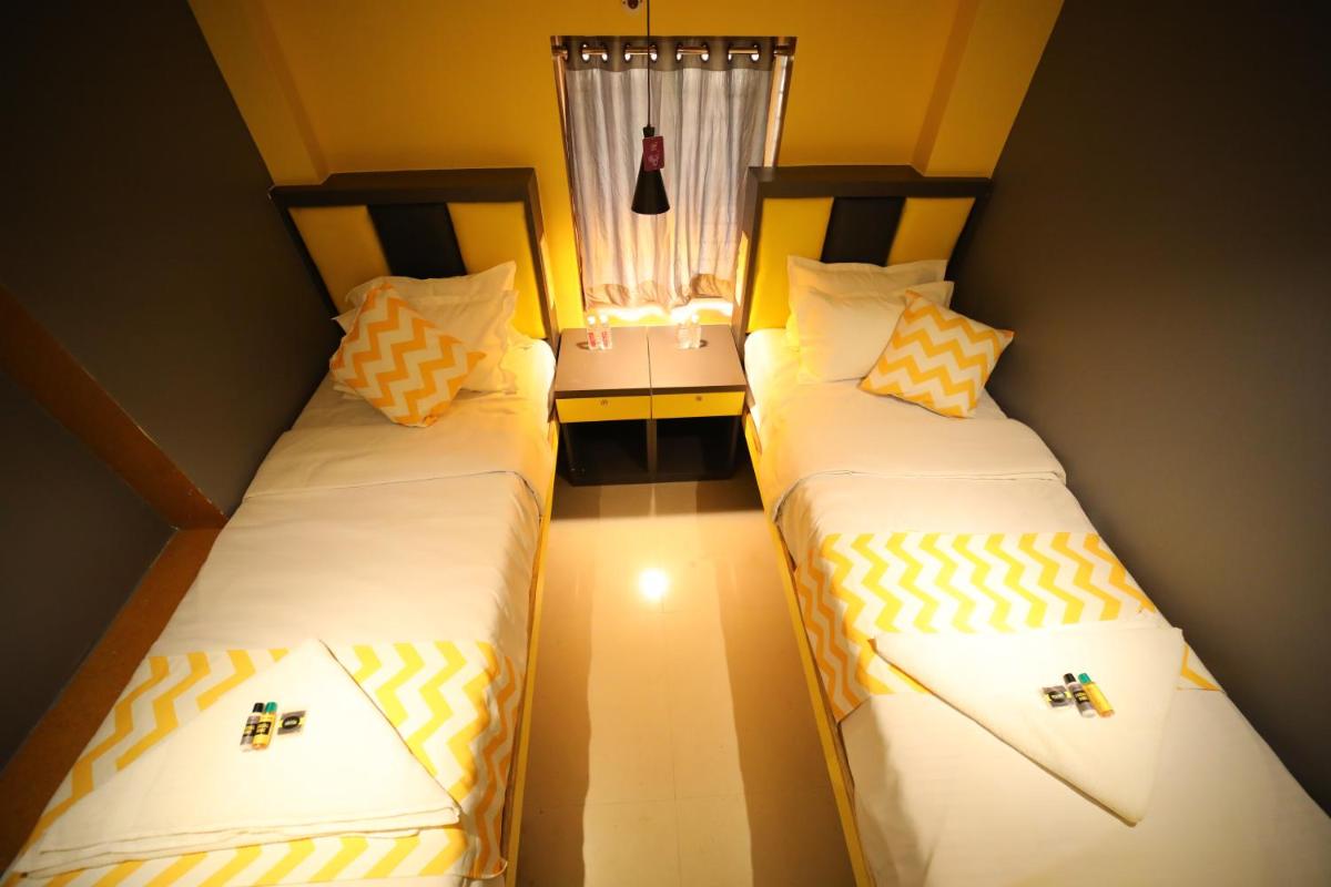 CABIN STAY-SOCIAL HUBZ