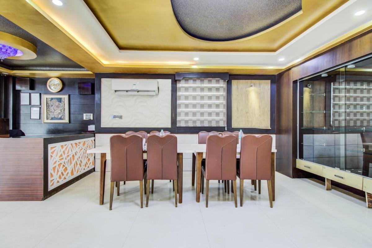 Capital O 5381 The Emirates Hotel