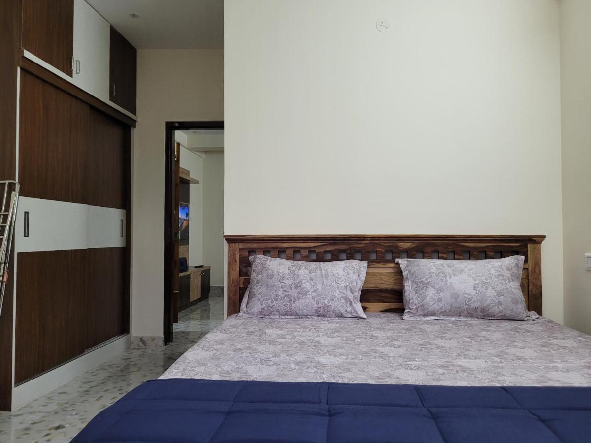 Castle Hebbal Service Apartments
