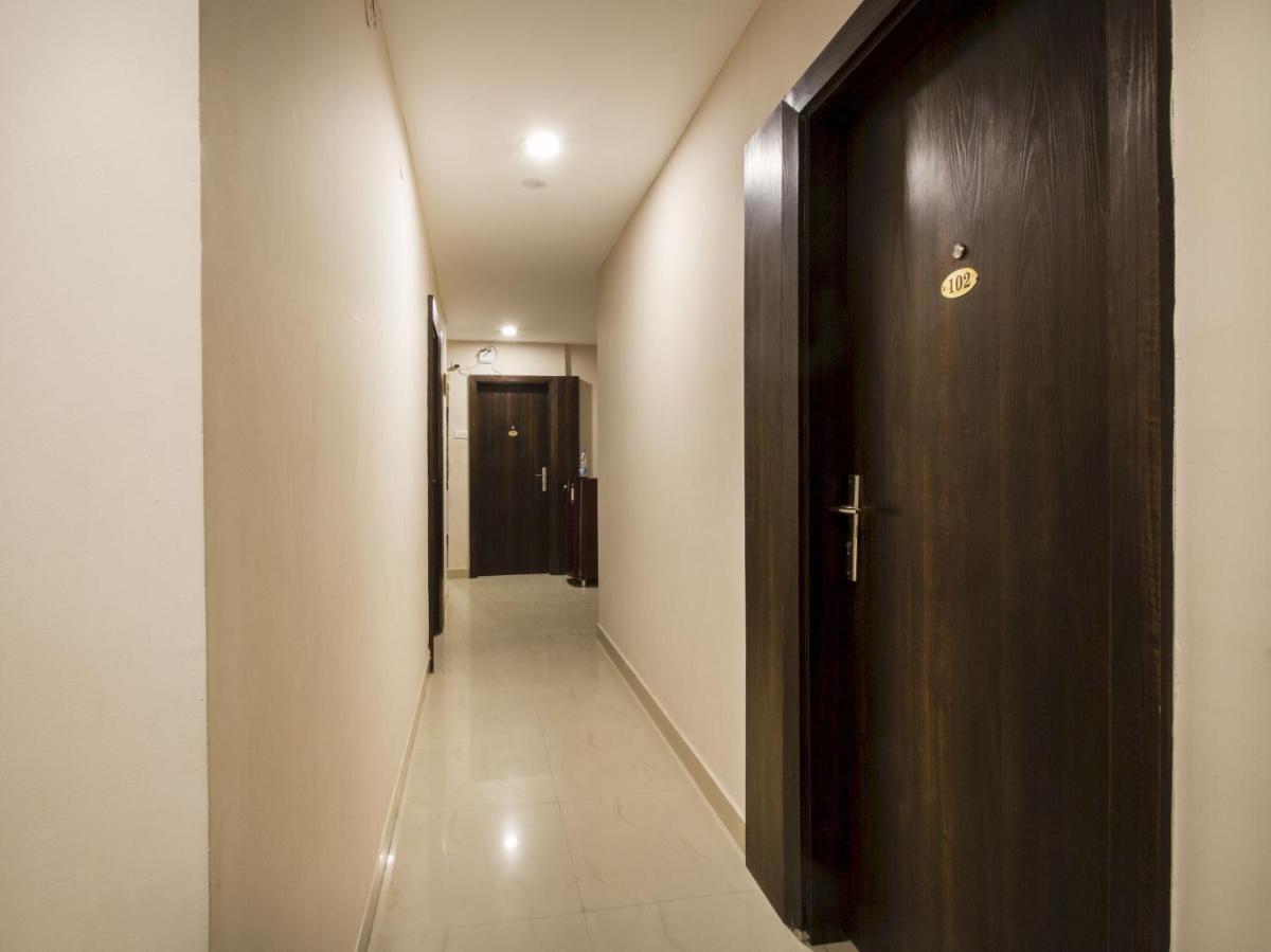 Collection O Hotel Park Heights Banjara Hills Near Gvk One Mall