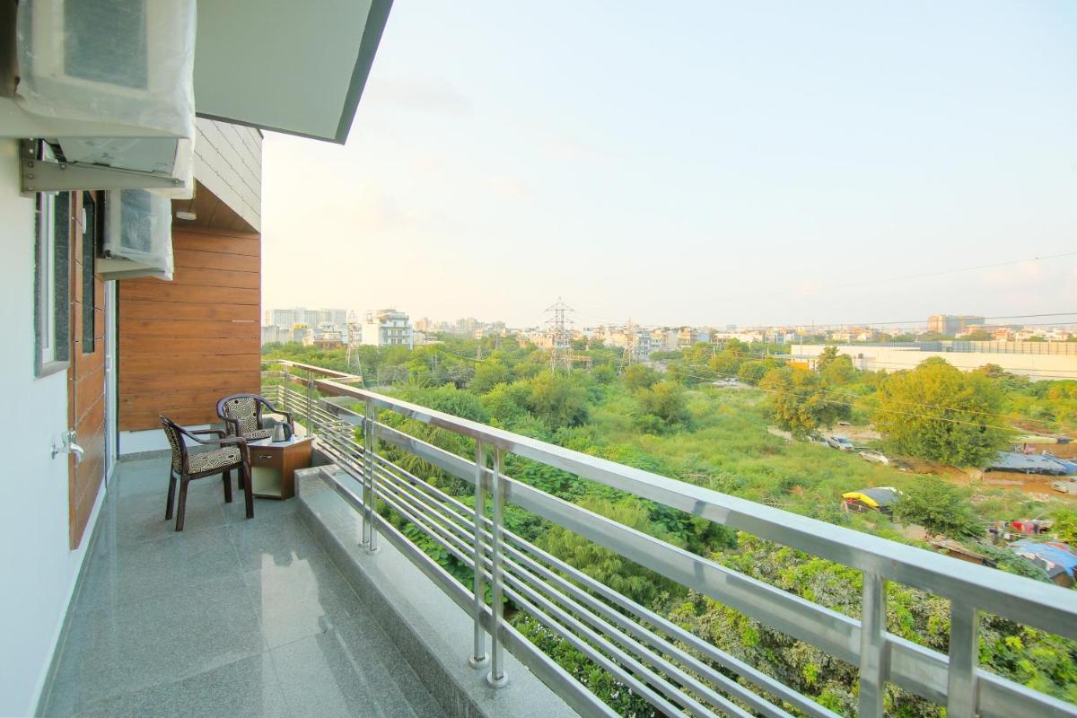 Corporate Suite Near Omaxe Celebration Mall