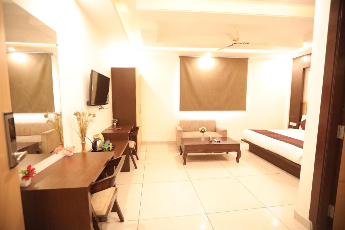 Corporate Suites Noida 116