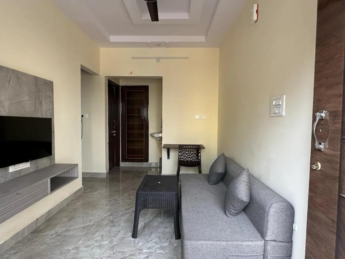 Cozy Room 1Bhk with Lift 402