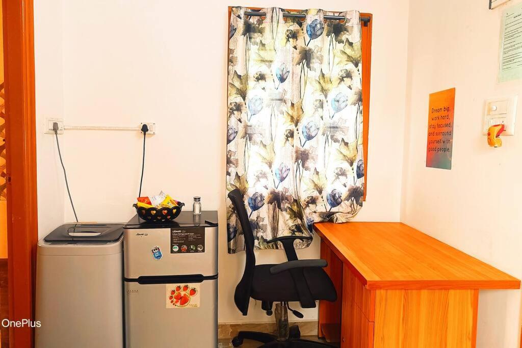 cozy studio room with kitchen and wifi