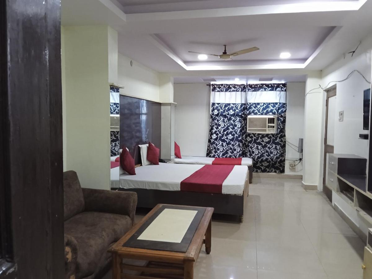 Dayal Hotel