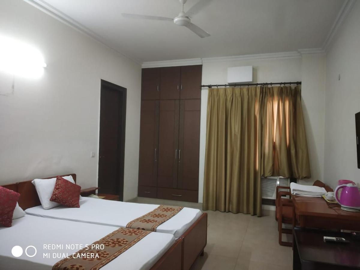 Deluxe Suite in Manor Inn Suites B-54, Sector-92