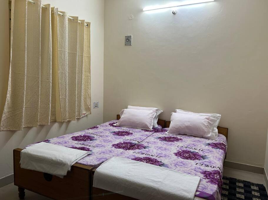 Dolfy Service Apartment