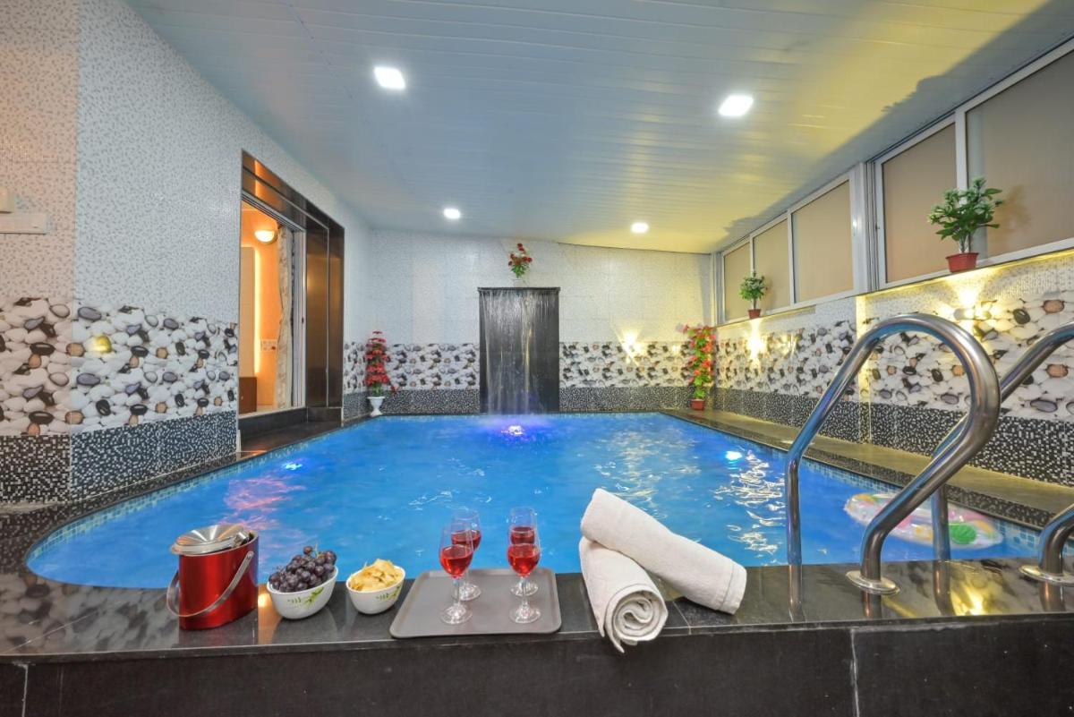 DRD 4BHK VILLA LONAVALA INDOOR POOL