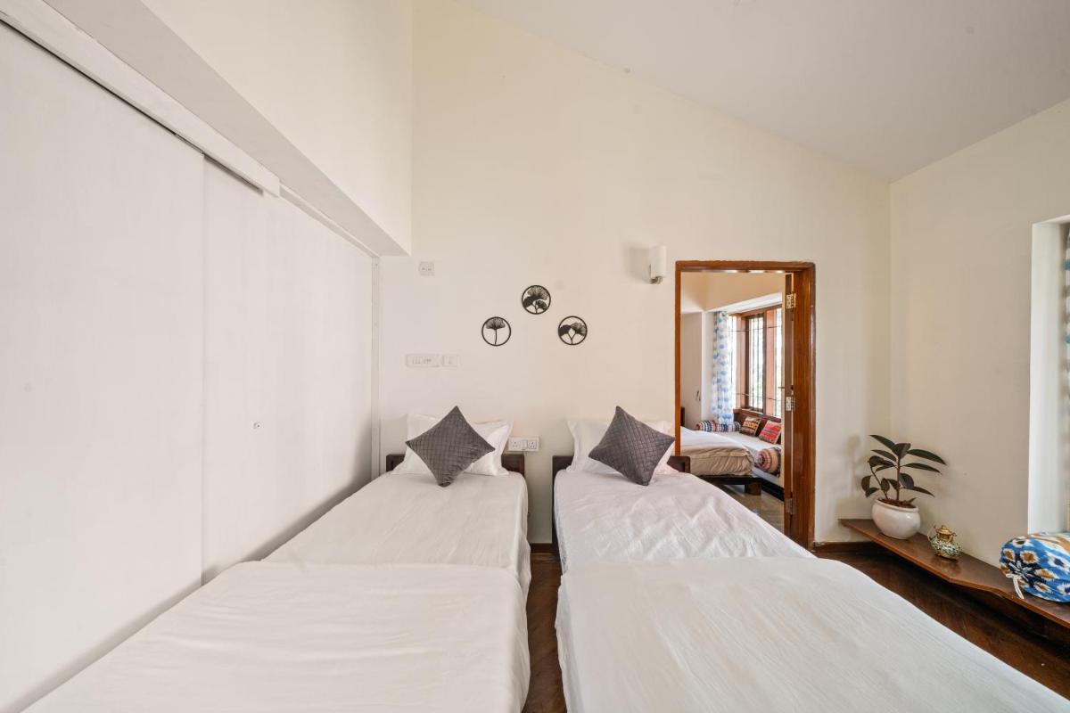 Ebony Suite - Namma Woodland