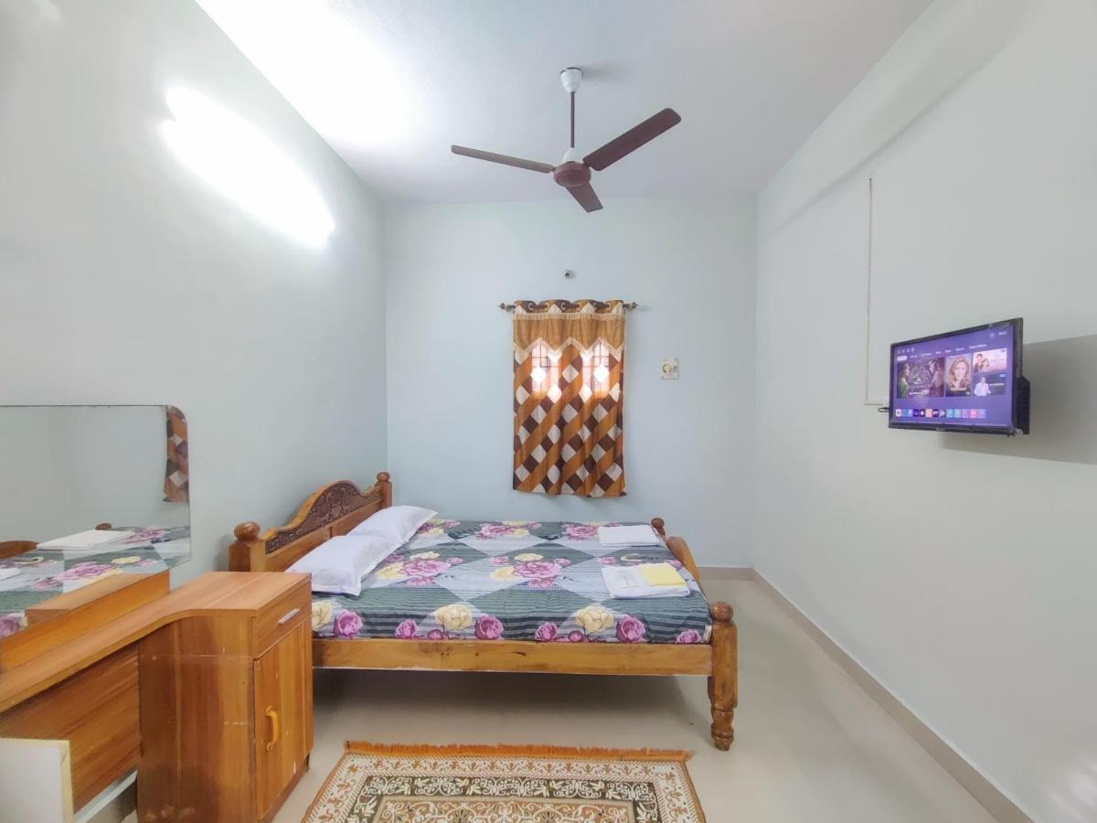 Elegant Room near by Airport