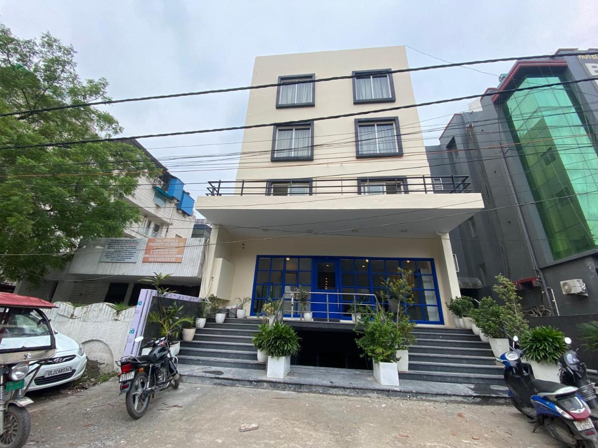 F9 Hotels 343 Meera Bagh, Paschim Vihar