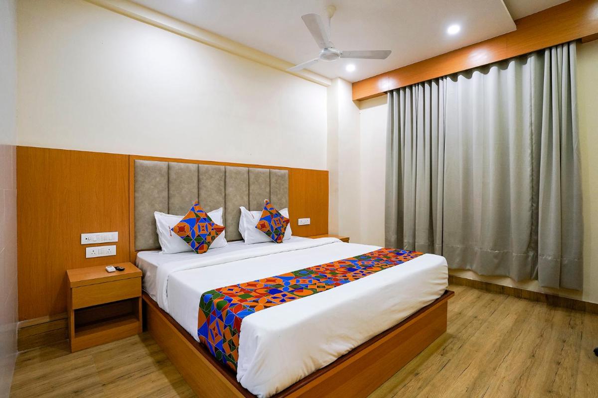 FabHotel 7 Square
