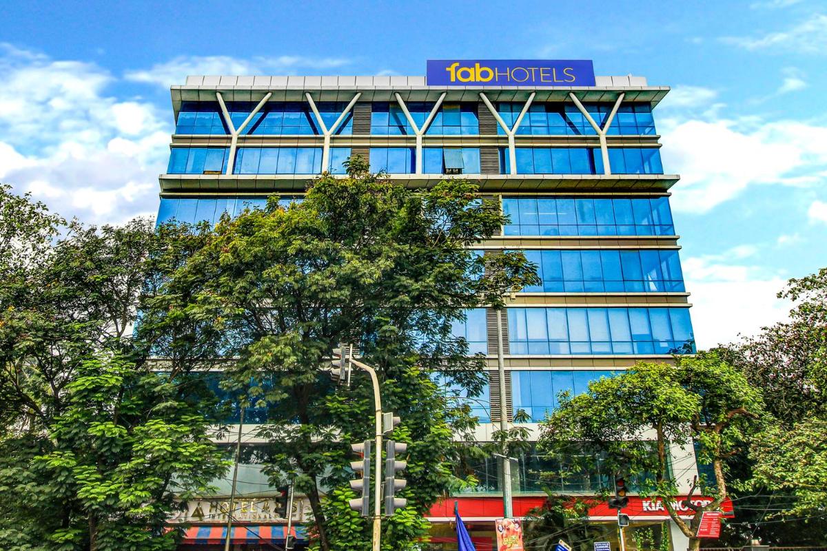 FabHotel Axis International