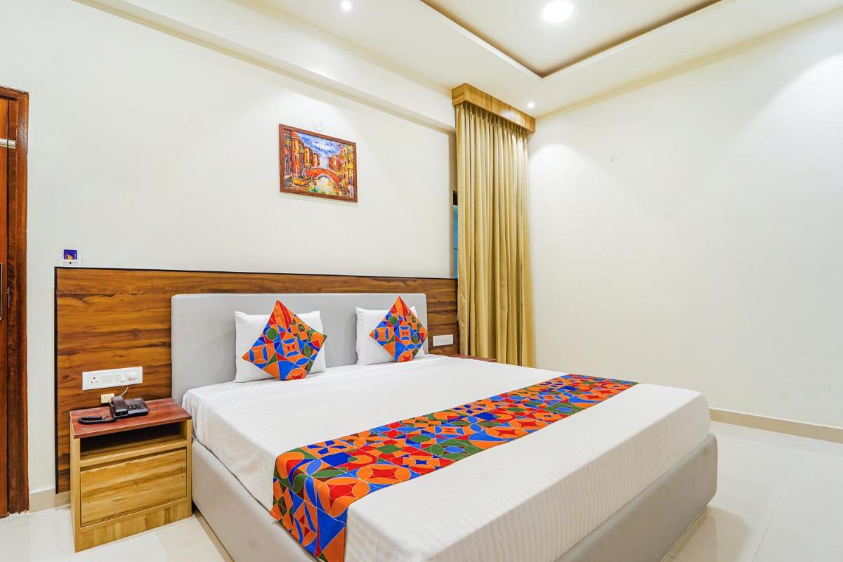 FabHotel Easy Nest
