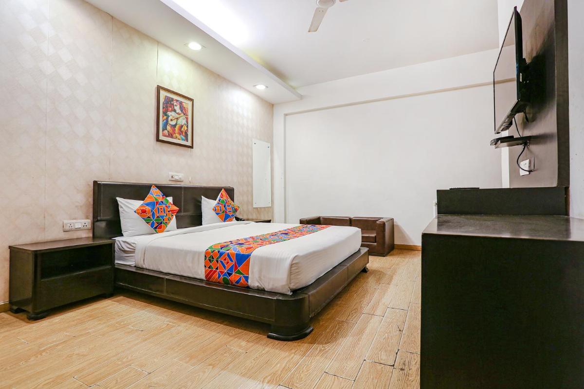FabHotel Premium Nest