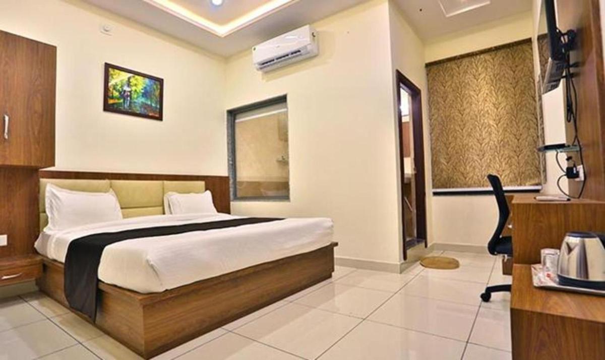 FabHotel Prime Shree Dev Prime