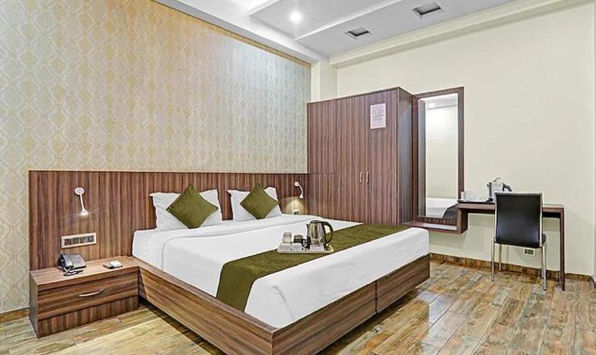 FabHotel Sam Inn