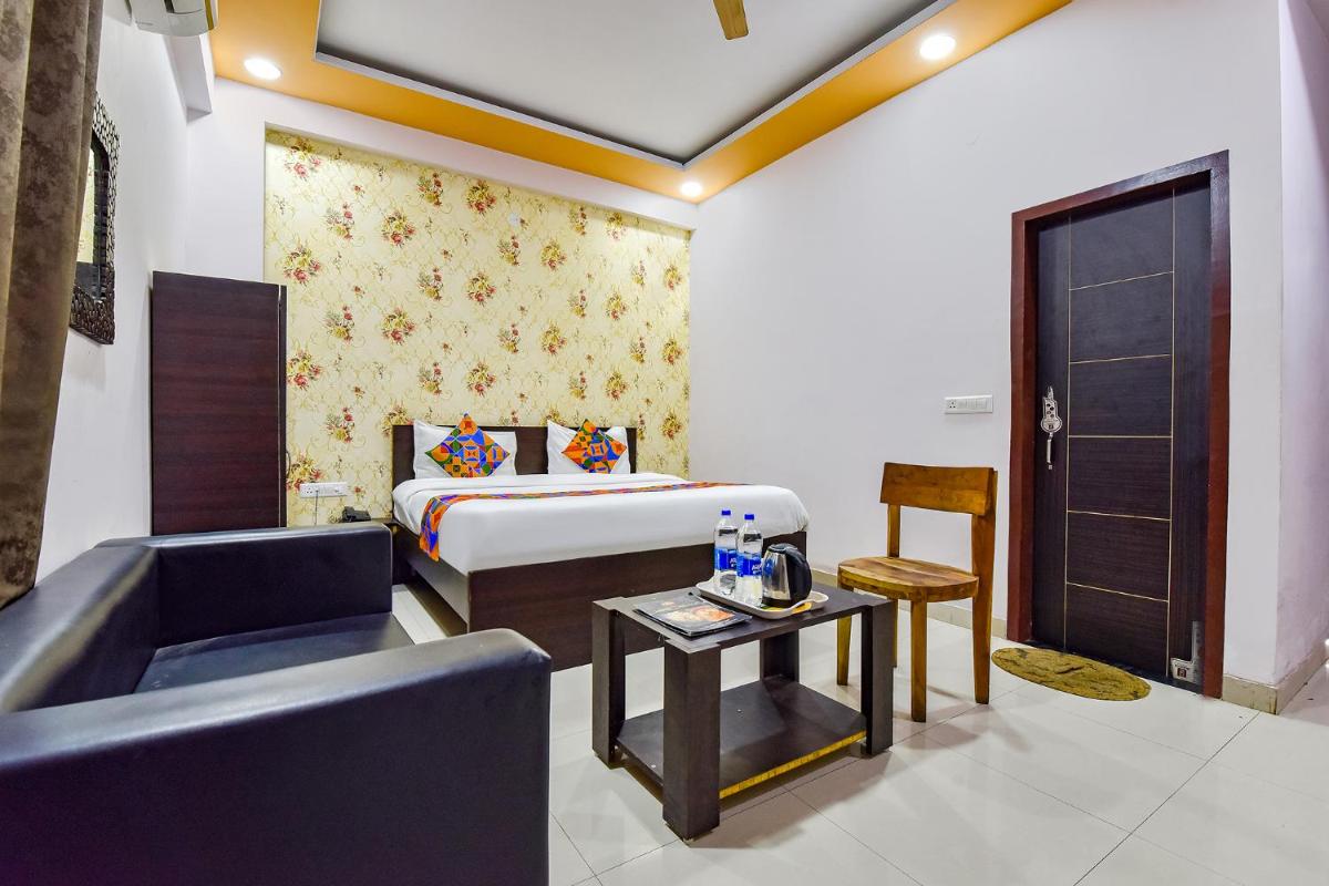 FabHotel Sarvika