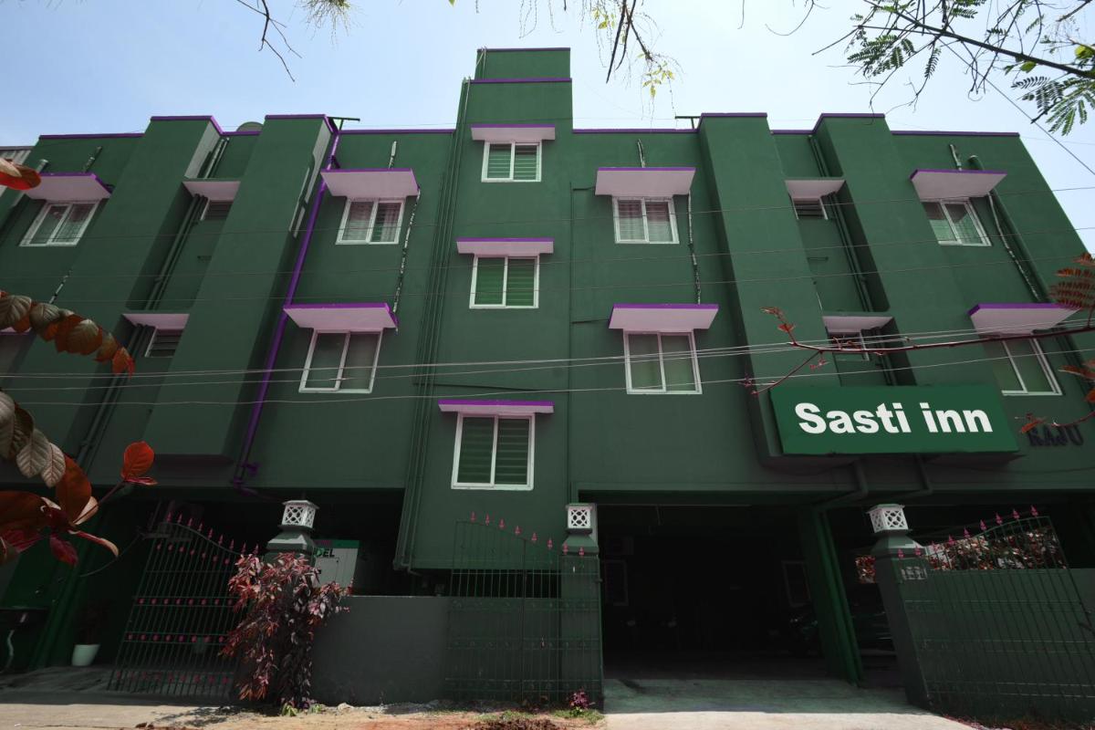FabHotel Sasti Inn