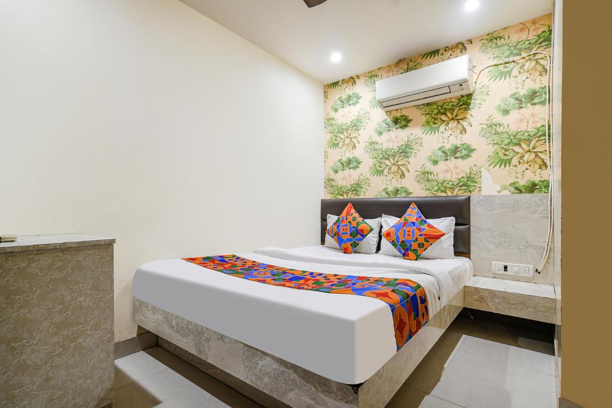 FabHotel Shivam Palace- Near Mahakal Mandir