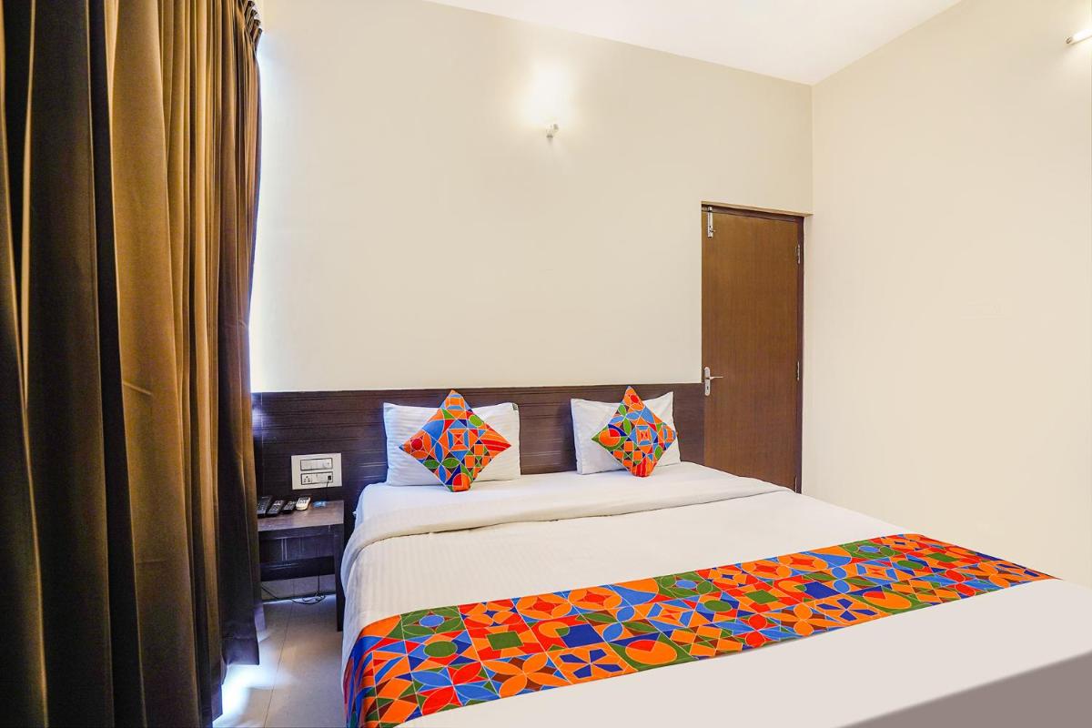 FabHotel Willow Tree