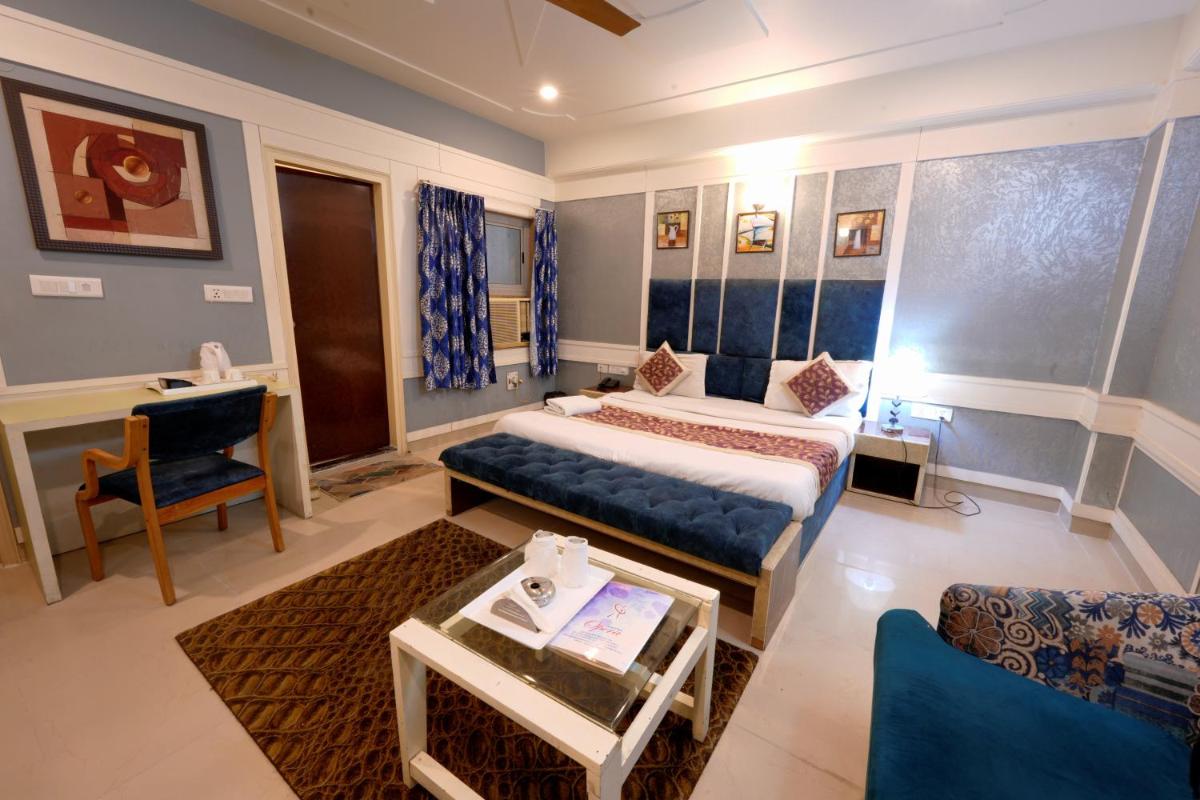 Family Hotel Opera Near IGI Airport