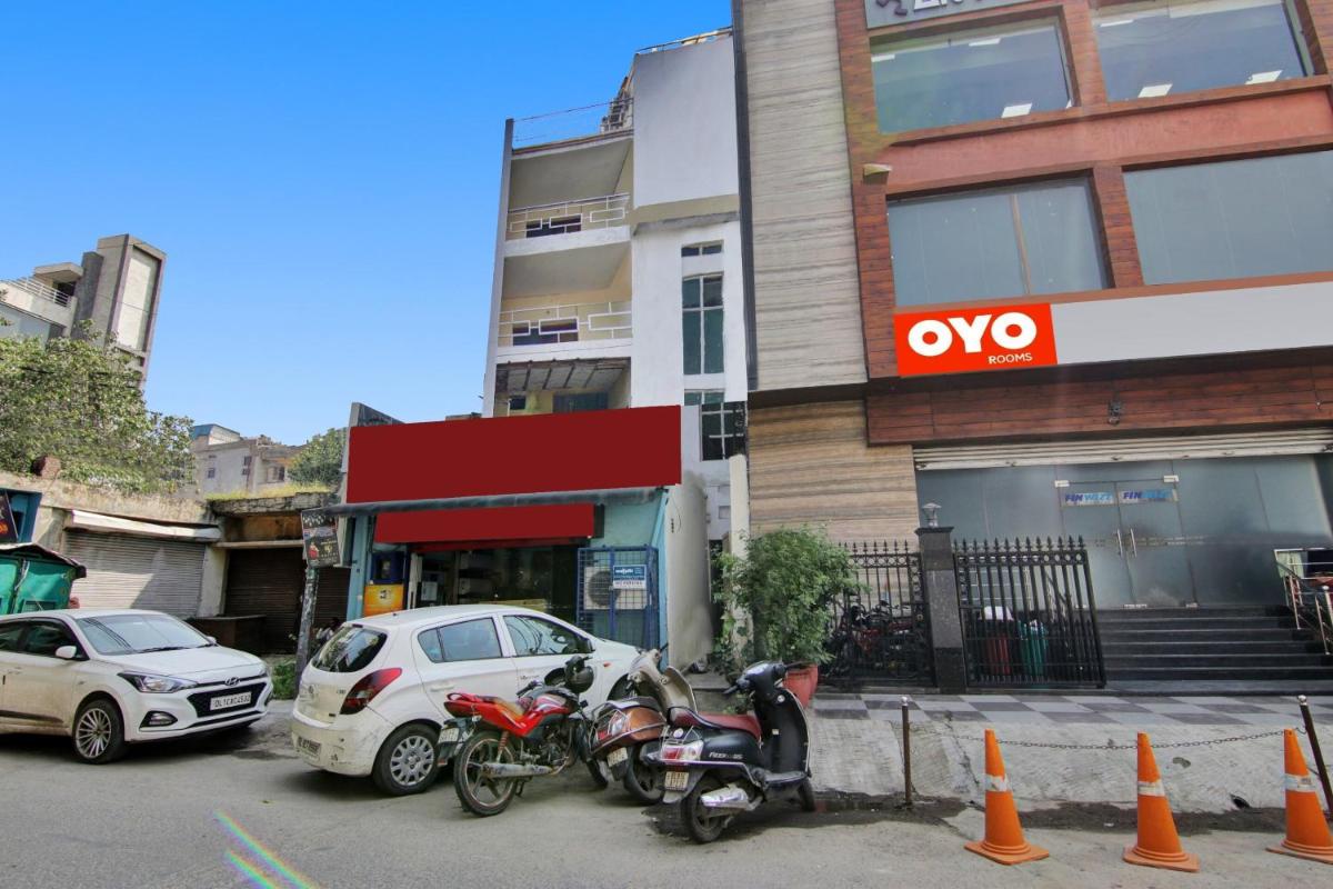 Flagship King Stay Near Tdi Mall