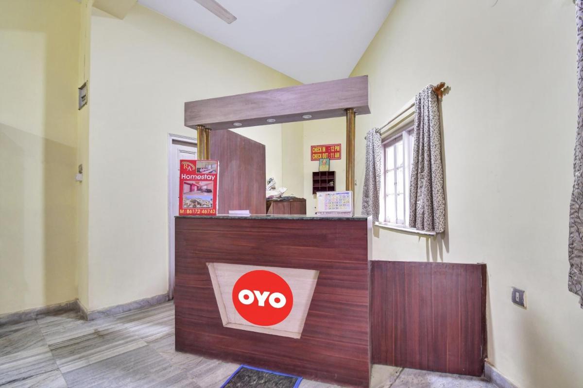 Flagship R A Homestay Near Acropolis Mall