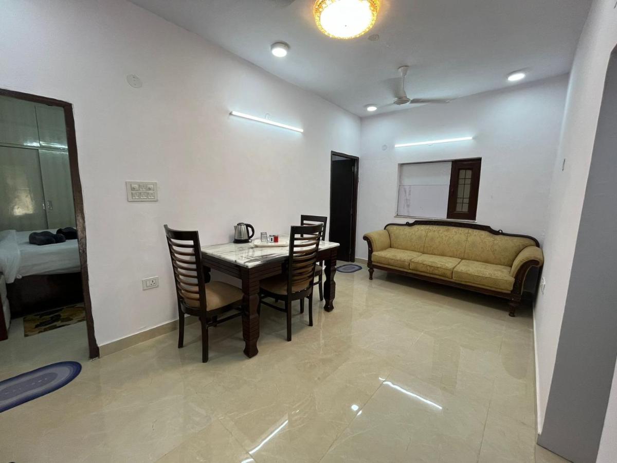 Fortune Home service Apartment 1Bhk,L-73A Saket