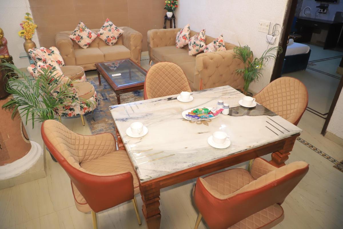 Fortune Home Service Apartment 3Bhk , D-198 Saket