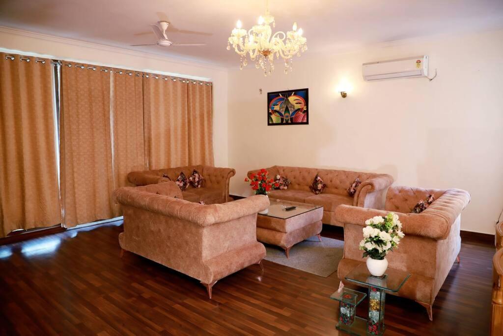 Fortune Home Service Apartment 4Bhk,J-45