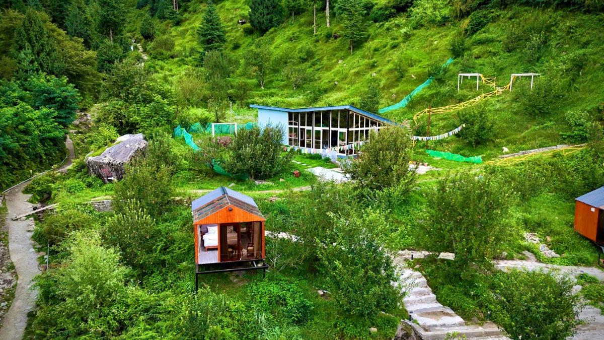 Glass Cabins by Urban Monk