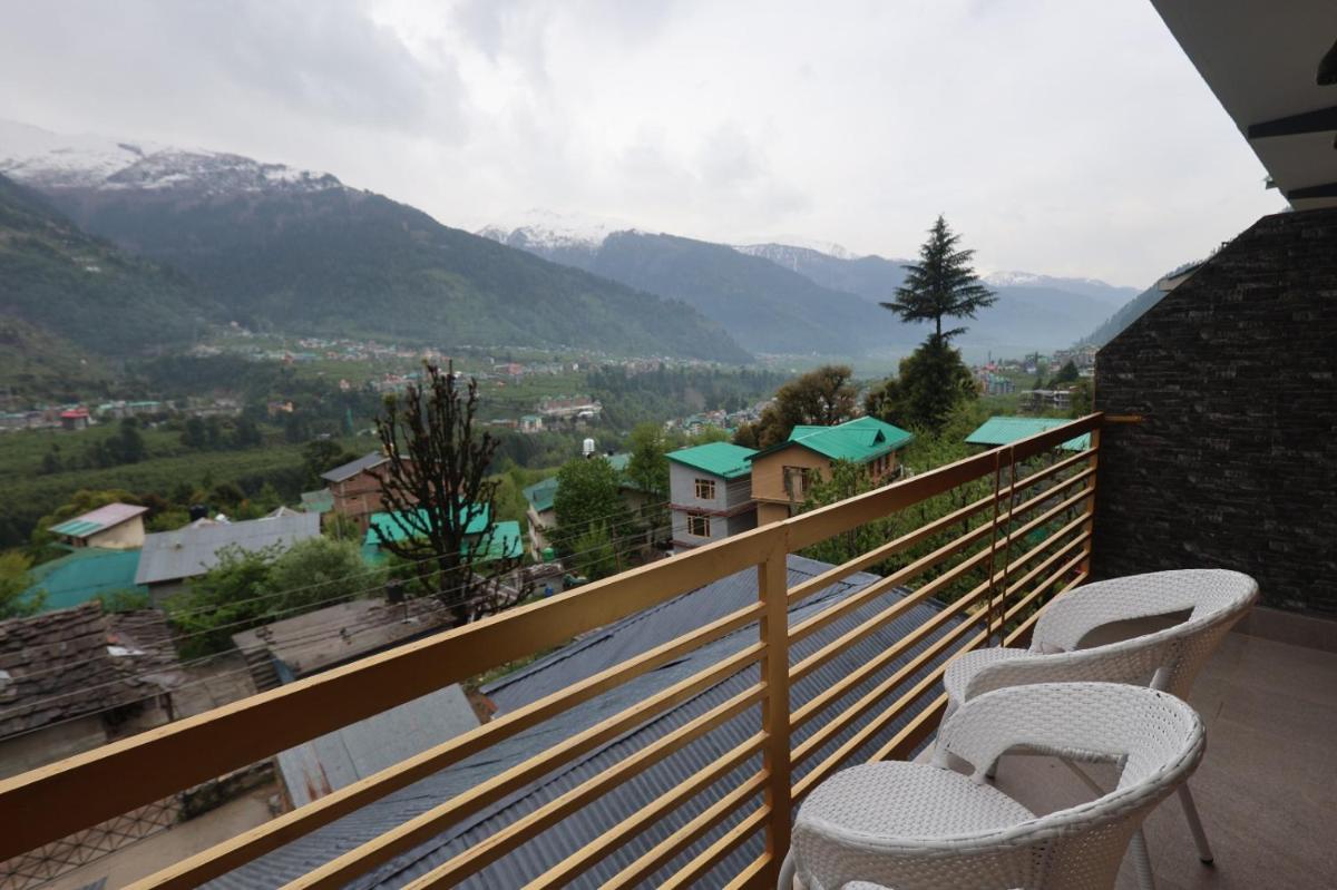 Golden Wood Manali