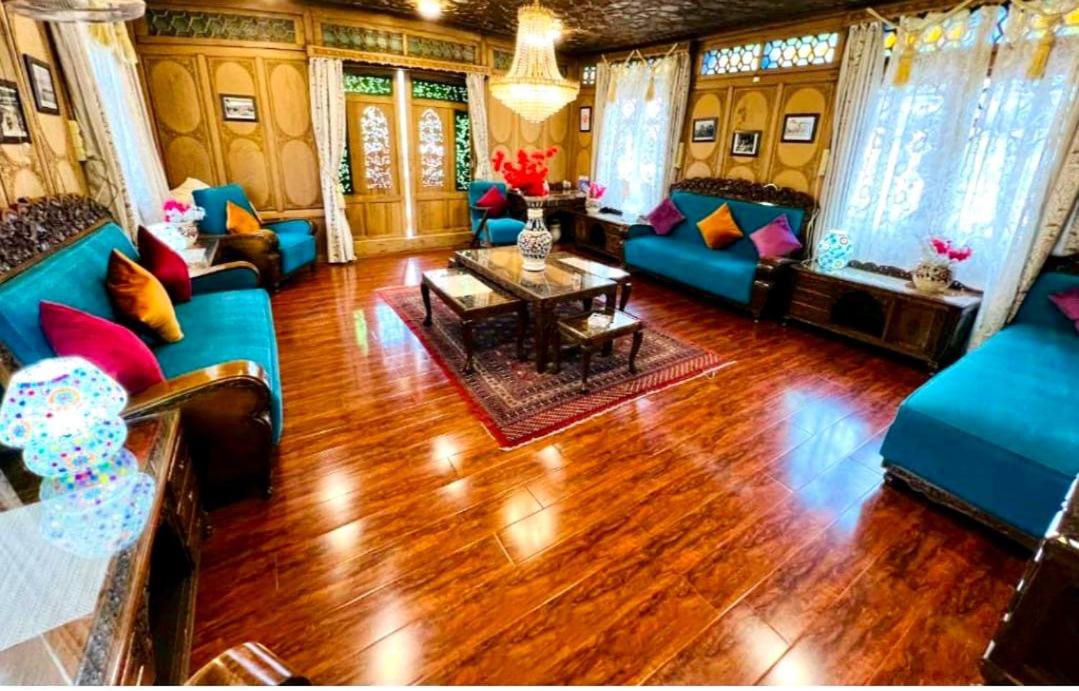 Hayat Group Of Houseboats