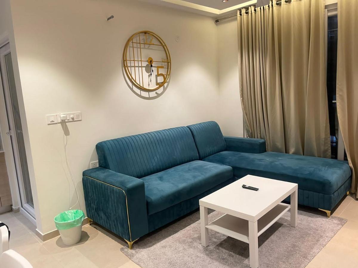 Hobbit - A sophisticated 2 bhk In Bharathiya city