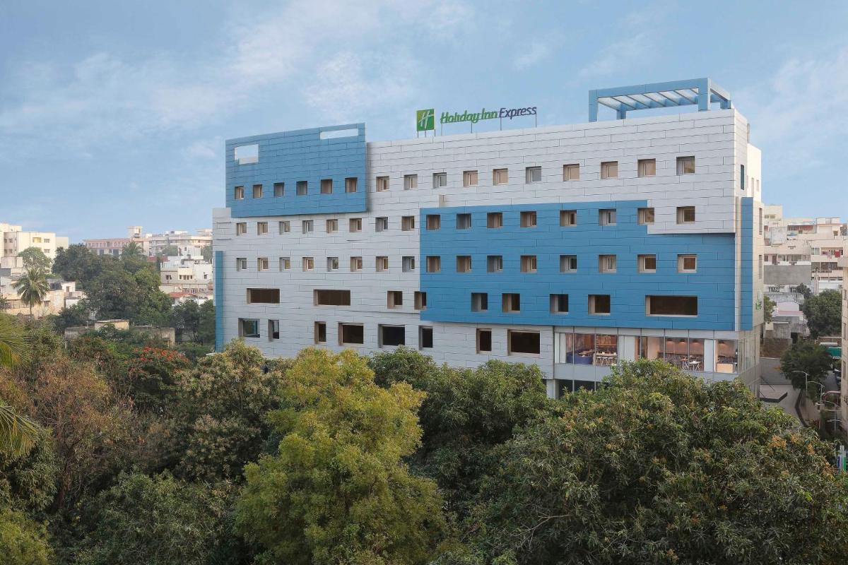 Holiday Inn Express Hyderabad Banjara Hills, an IHG Hotel